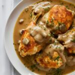 Learn how to prepare a comforting and delicious country chicken with gravy with this easy-to-follow guide. Perfect for cooks of all levels, this recipe uses fresh country chicken and aromatic herbs to create a rich and flavorful dish that's sure to become a household favorite. Discover tips, variations, and the best side dishes to accompany this hearty meal.